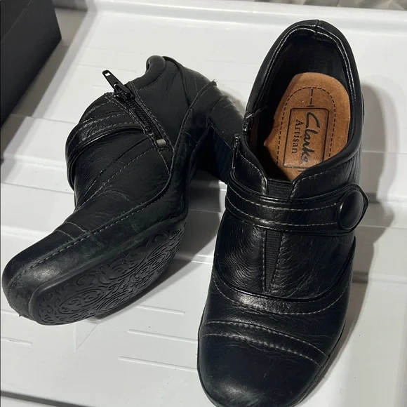 Clarks Black Leather Buckle Heels - Picture 1 of 11